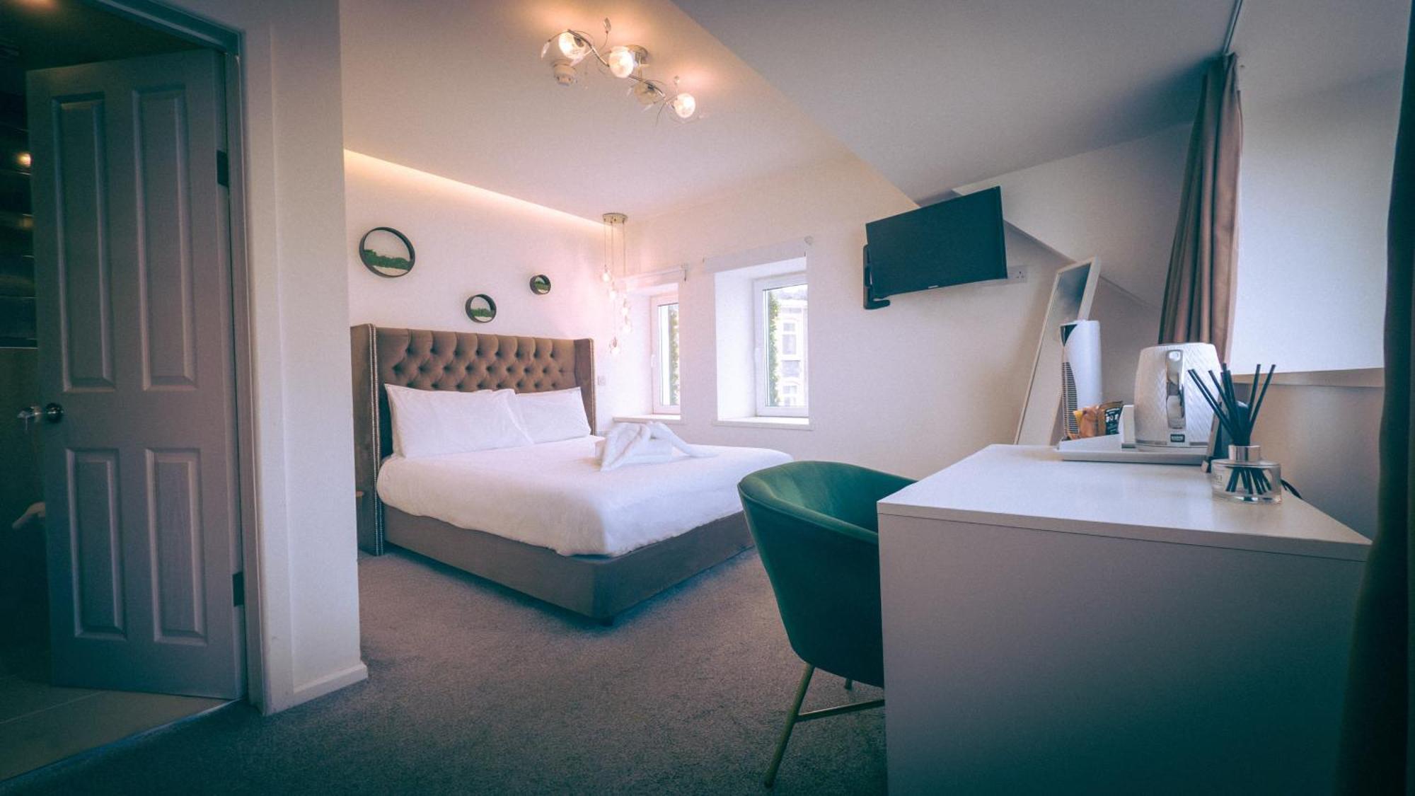 Oyo Newquay Beach Hotel エクステリア 写真