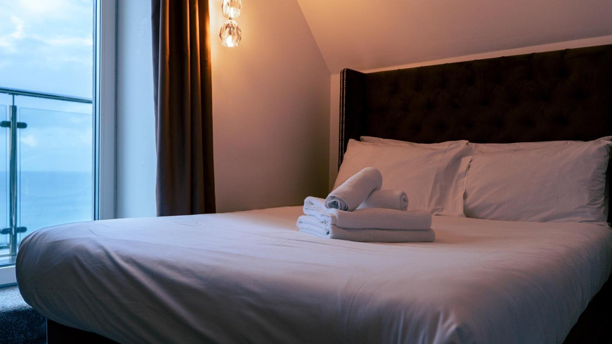 Oyo Newquay Beach Hotel エクステリア 写真