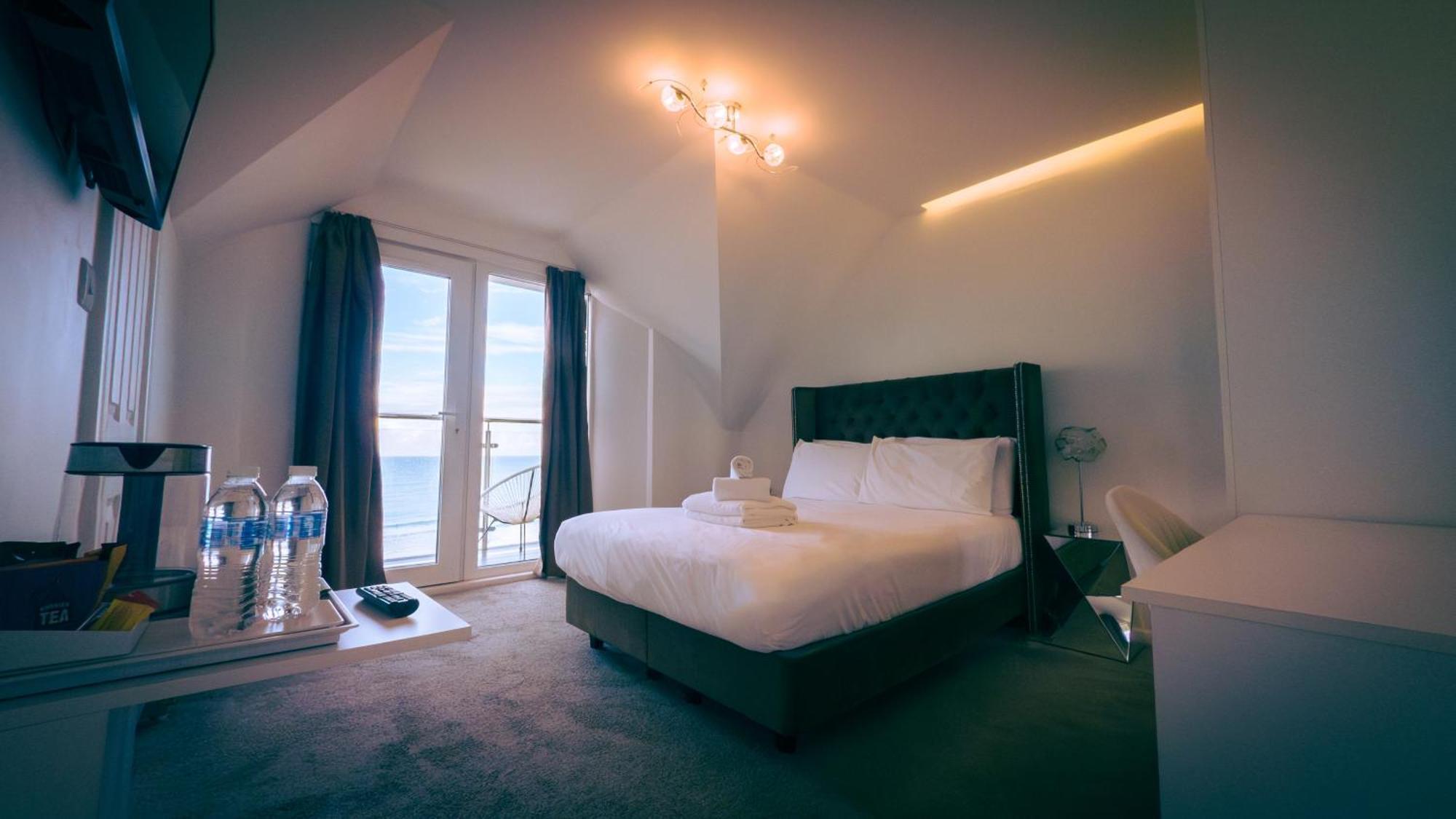 Oyo Newquay Beach Hotel エクステリア 写真