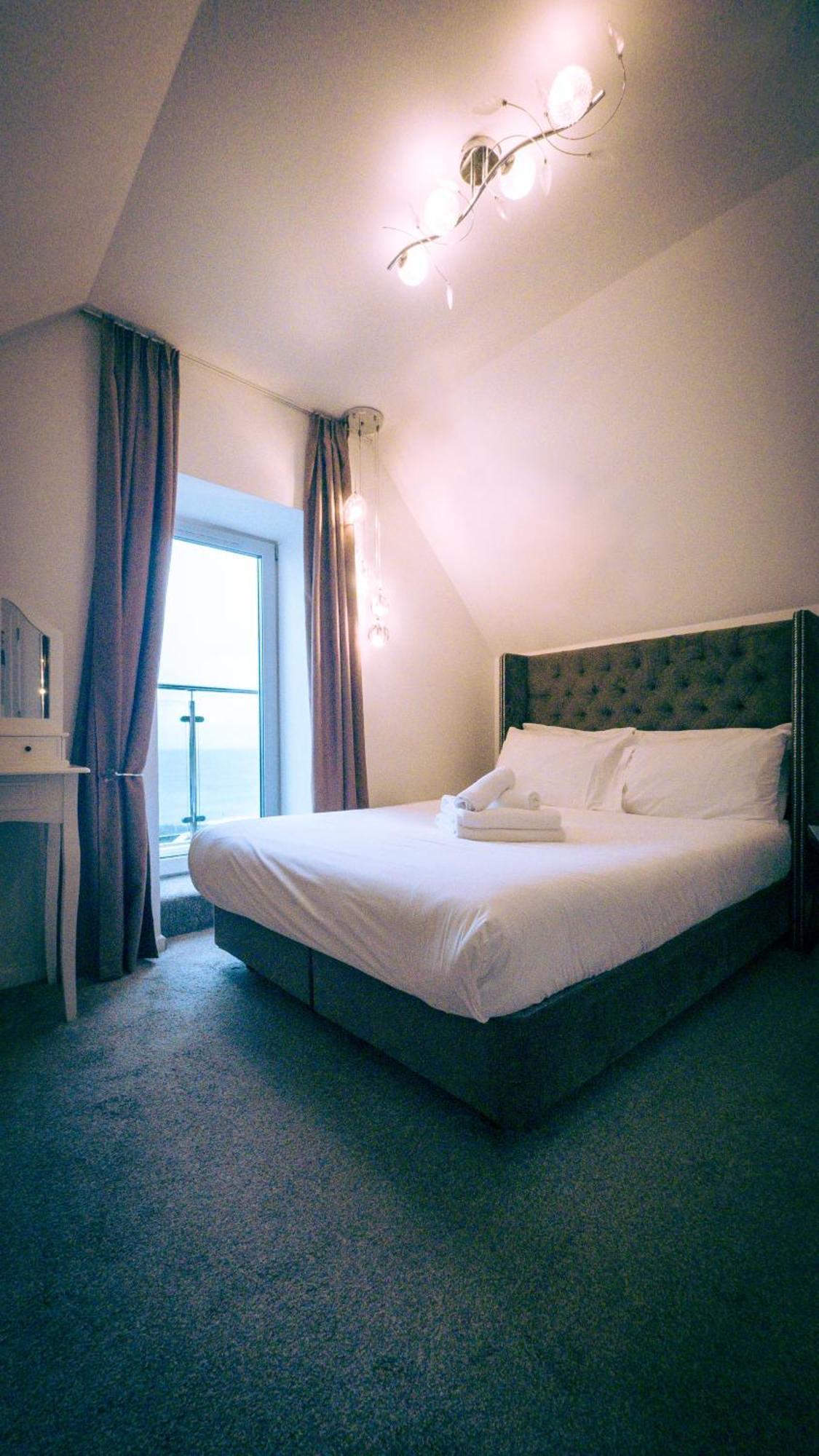 Oyo Newquay Beach Hotel エクステリア 写真